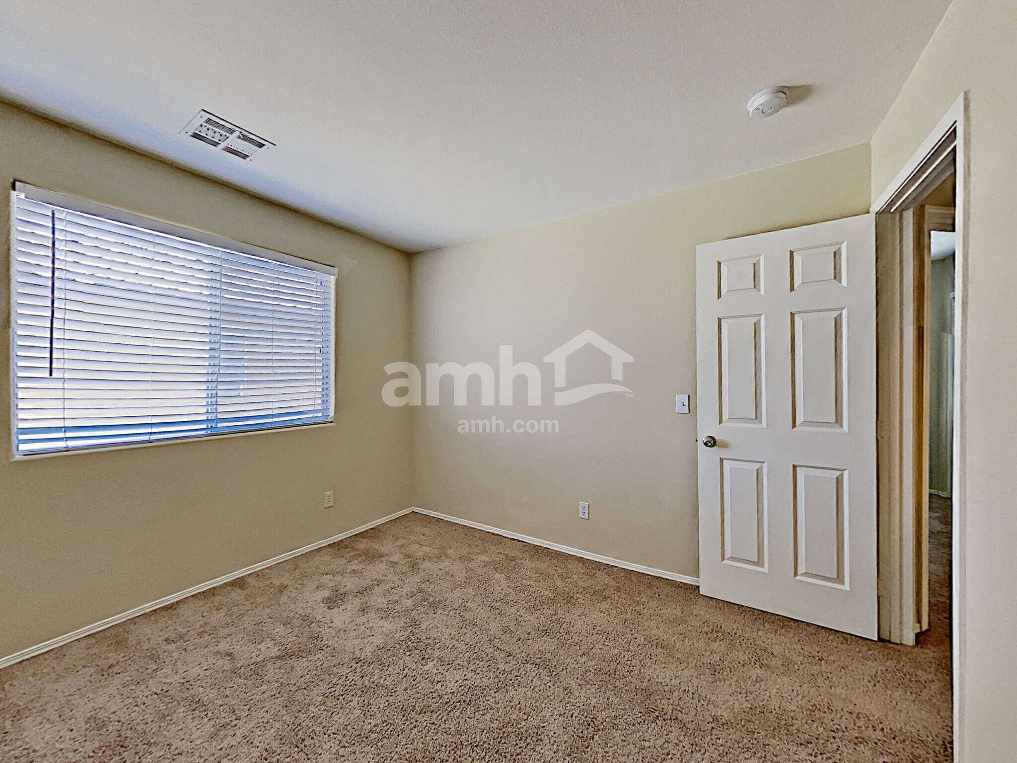 Building Photo - 986 Cantabria Heights Ave