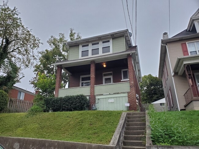 Primary Photo - 134 Grasmere St