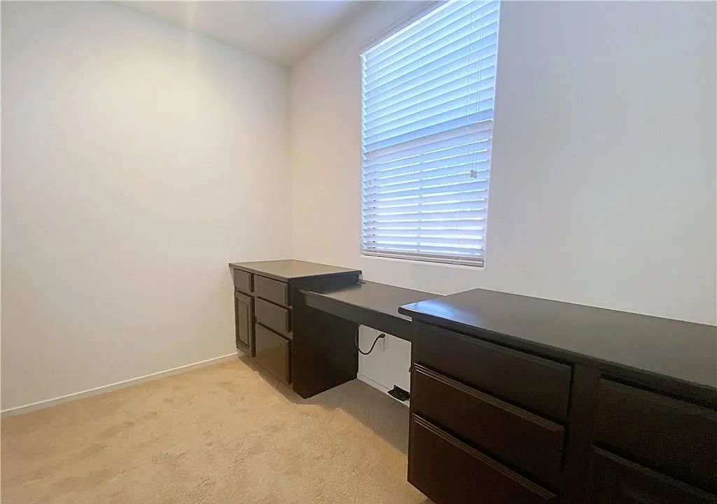 Building Photo - 7629 Jasmine Falls Dr