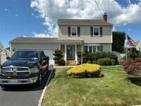 Building Photo - 11 Frankel Rd