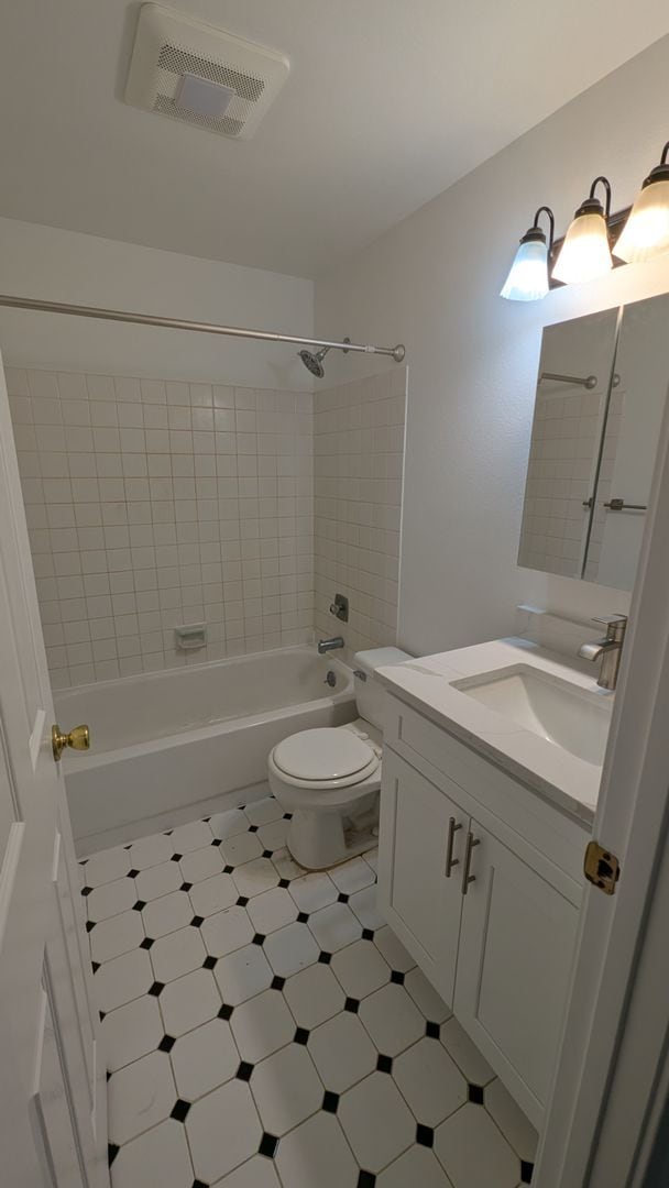 Building Photo - 2020 Grant Ave S