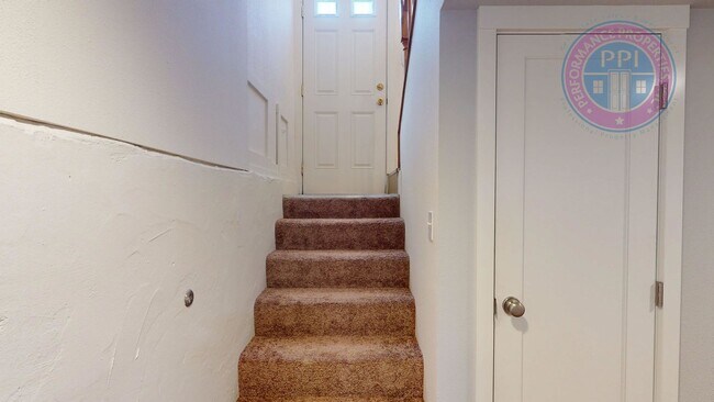 Building Photo - 2626 SE 64th Ave