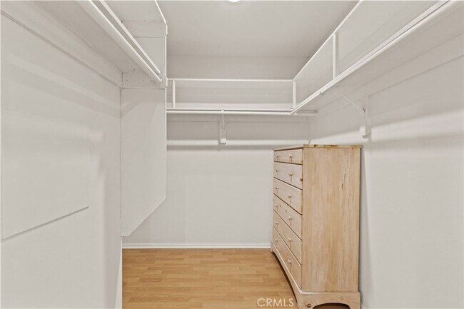 Building Photo - 4430 Noble Ave