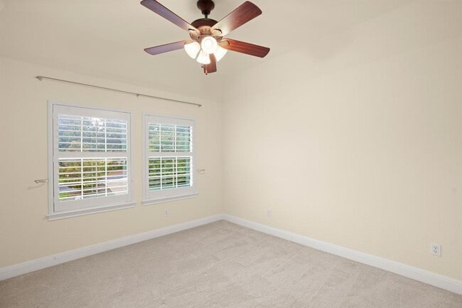 Building Photo - 121 Burgess Ln