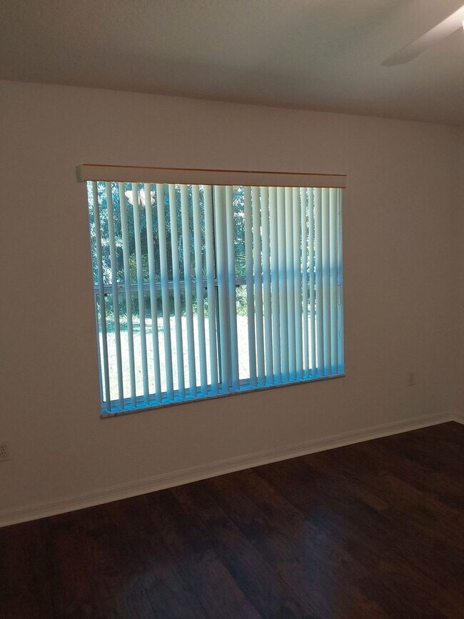 Building Photo - 9 Rainbow Ln