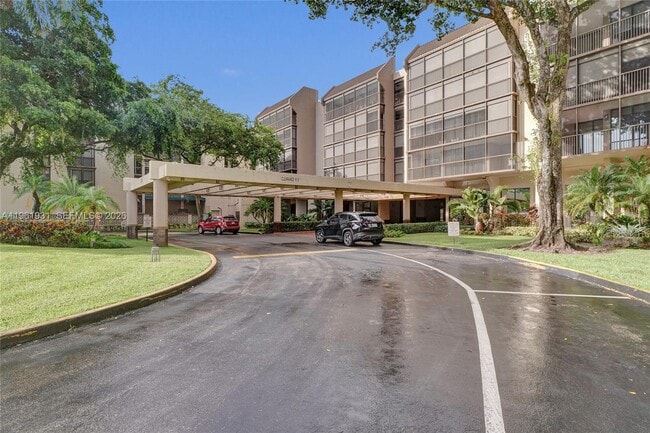 Building Photo - 2814 N 46th Ave