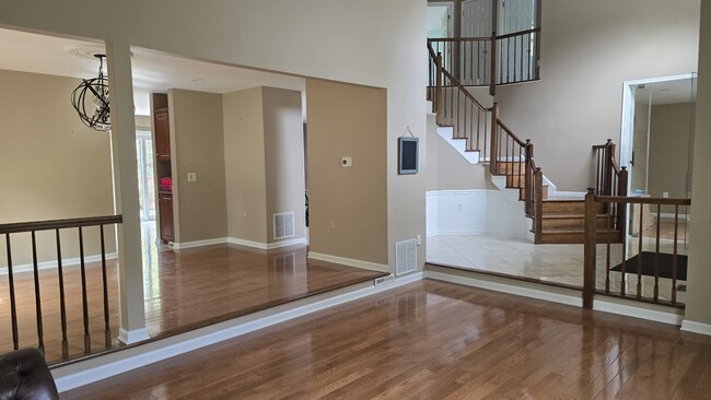 Building Photo - 1 Lenape Ln