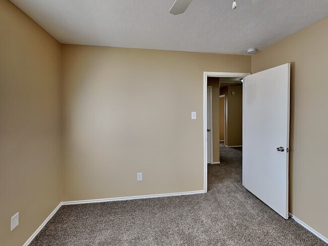 Building Photo - 1515 Glasholm Dr