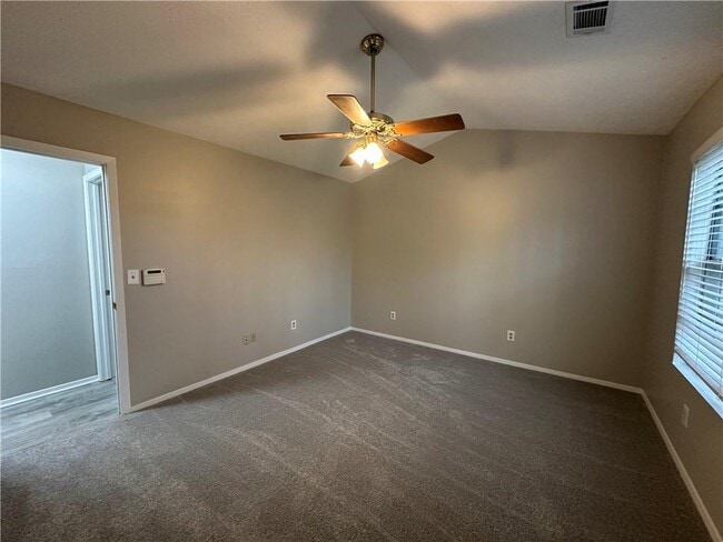 Building Photo - 115 Yatley Ct