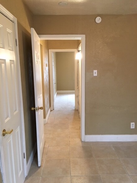 Hallway - 3914 Pickfair St