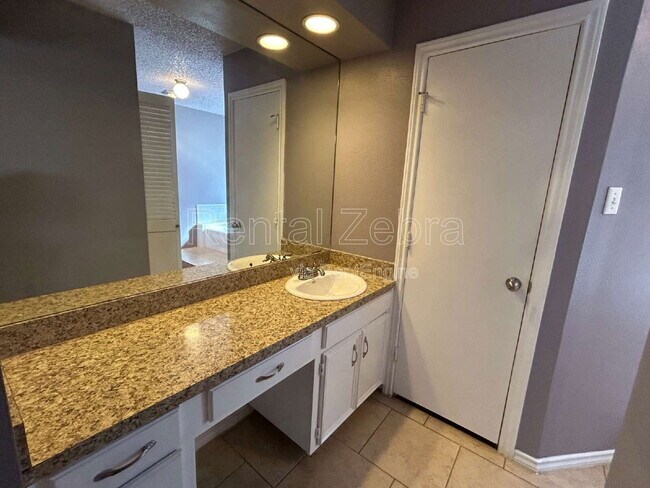 Building Photo - 4806 Stage Line Dr