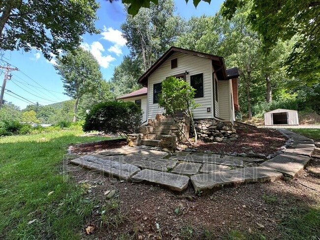 Building Photo - 267 Davis Creek Rd