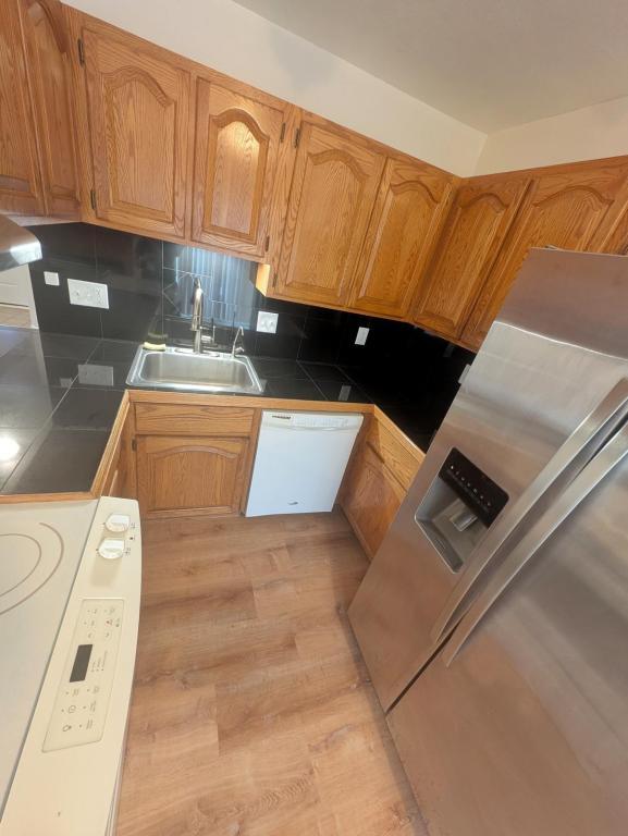 Building Photo - 851 Denver St