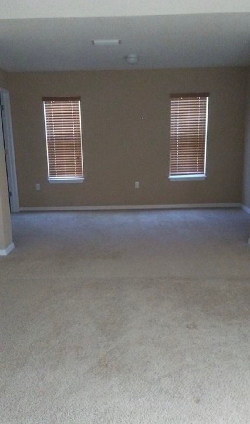 Building Photo - 3011 Azalea Blossom Dr