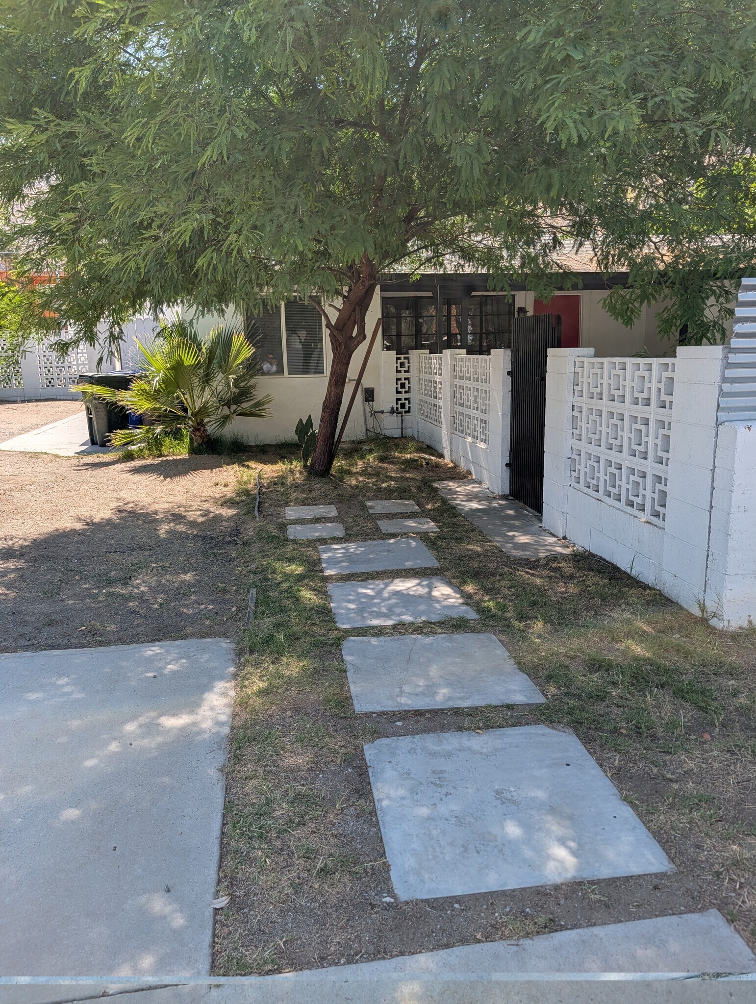 Building Photo - 221 Avenida Ortega