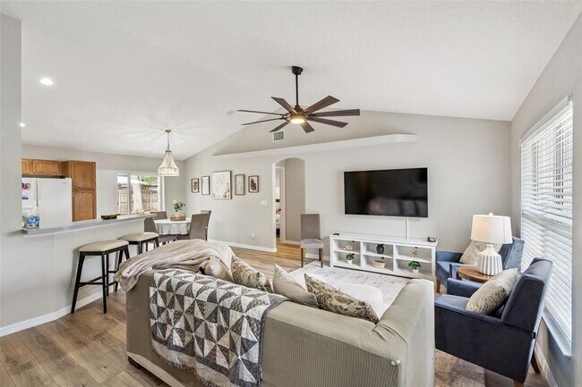 Building Photo - 165 Quail Oaks Cir