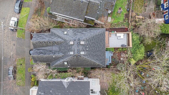 Building Photo - 3bd/3ba Seattle Home