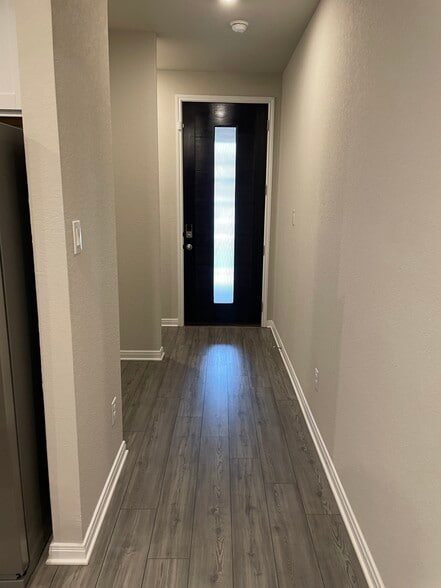 Building Photo - 3065 Charyn Way