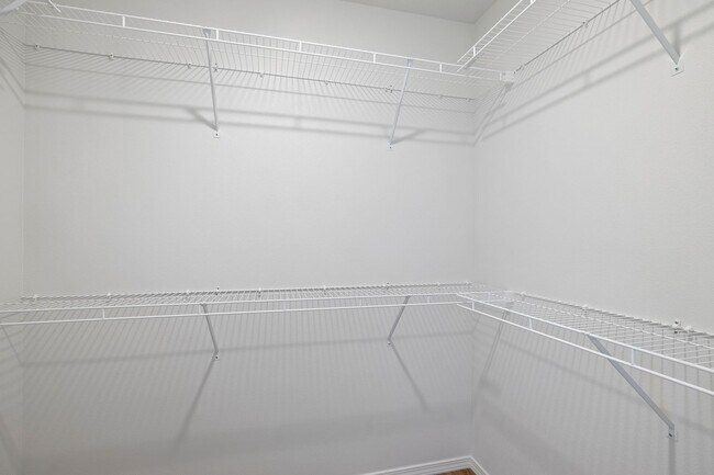 Building Photo - 3 Bedroom Rental with Fence!