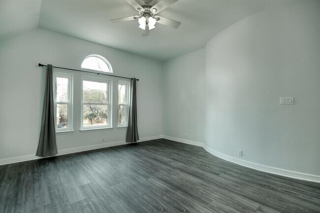 Building Photo - 10205 Open Gate Dr