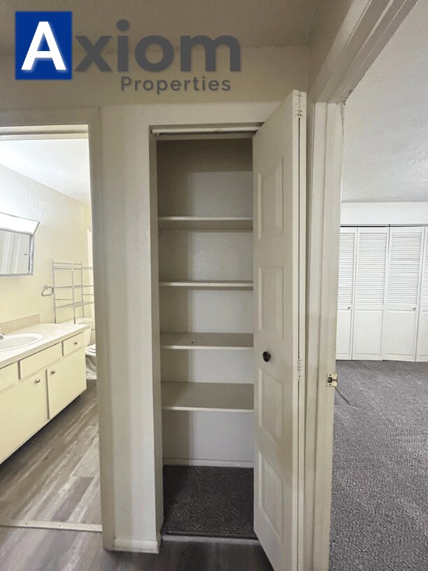 Building Photo - 2128 Marigold St