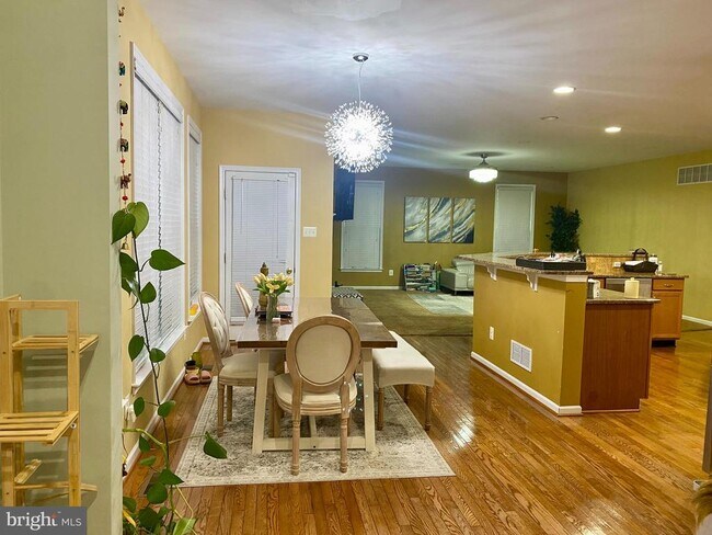 Building Photo - 311 Quail Dr N
