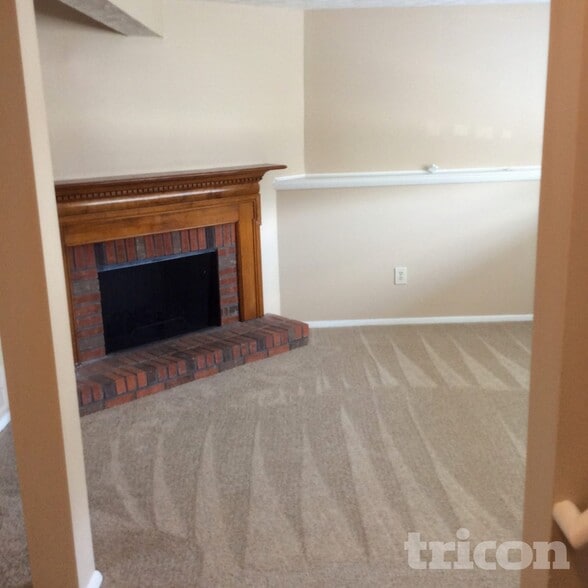 Building Photo - 6126 Raintree Bend