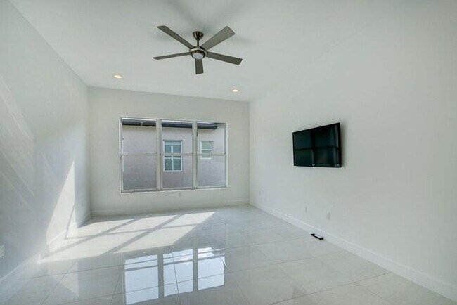 Building Photo - 12832 Veneto Springs Dr