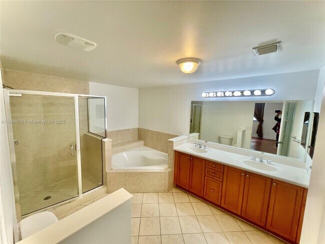Building Photo - 8390 SW 72nd Ave