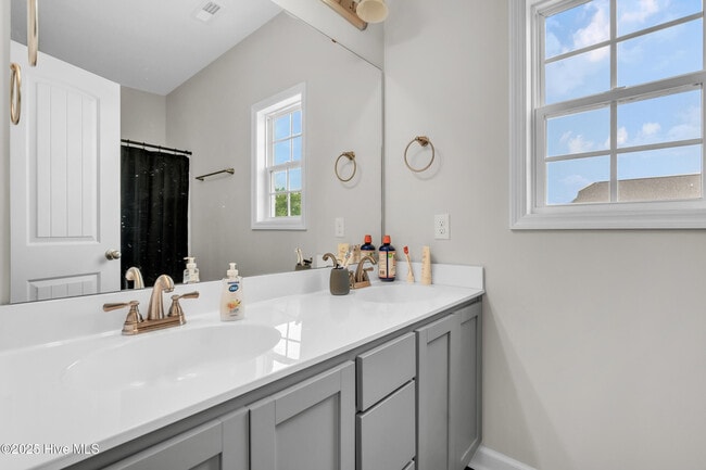 Building Photo - 1115 Carteret Mnr Dr