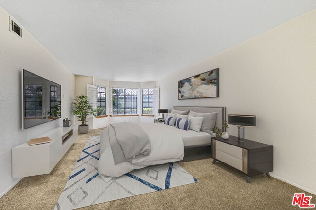 Building Photo - 2053 Majorca Dr