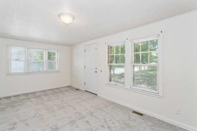 Building Photo - I'm much larger than I appear!  Take a loo...