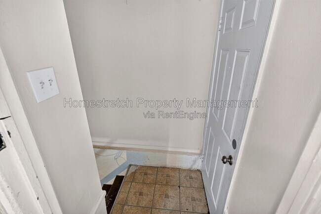 Building Photo - 10512 Earl Dr