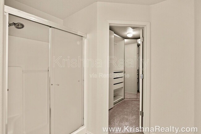 Building Photo - 13686 NW Henninger Ln