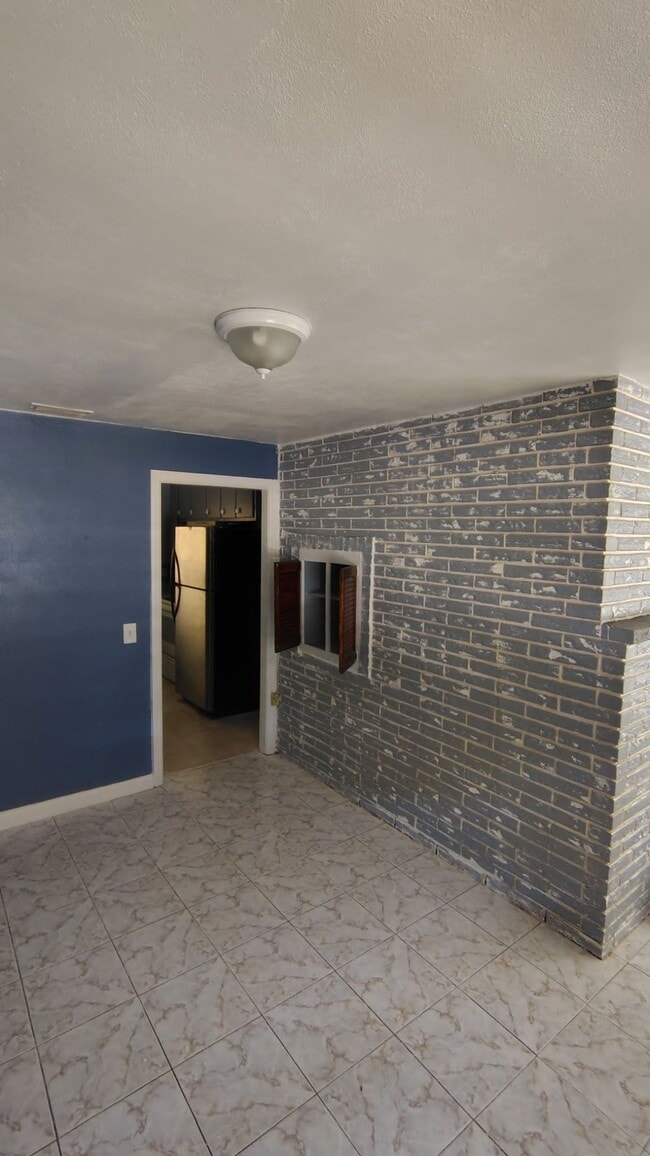 Building Photo - 3611 Hardee Ave