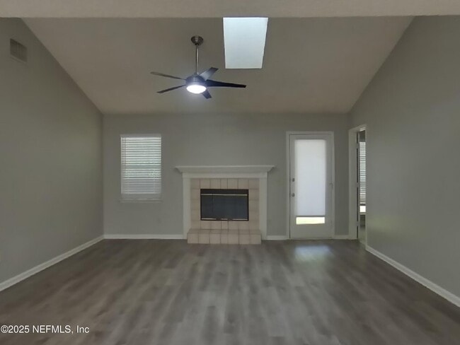 Building Photo - 3373 Millcrest Pl