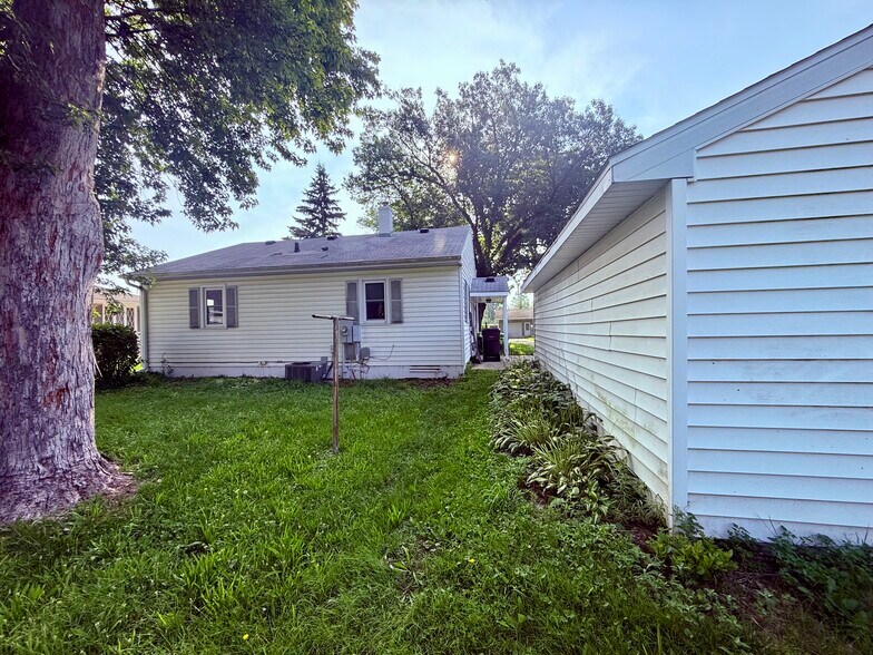 Back of house - 310 N Division St