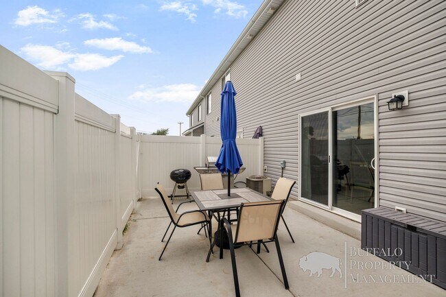 Building Photo - 1160 E Jaylee Dr