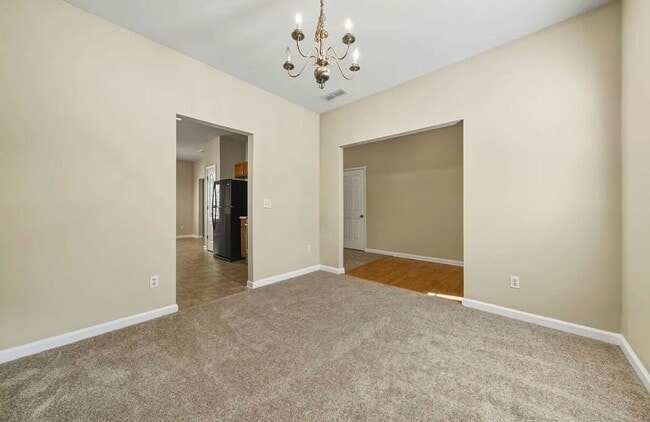 Building Photo - 4750 Ferncrest Pl