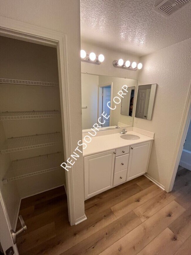 Building Photo - 37515 Limelight Way