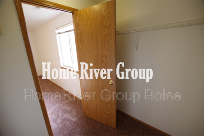 Building Photo - 5949 W Ellens Ferry Ct