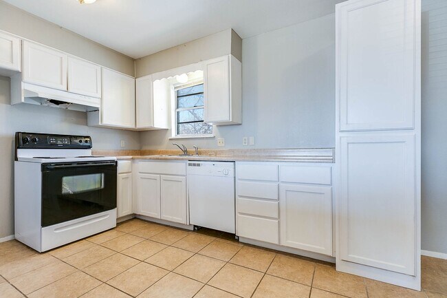 Building Photo - 1427 Austin St
