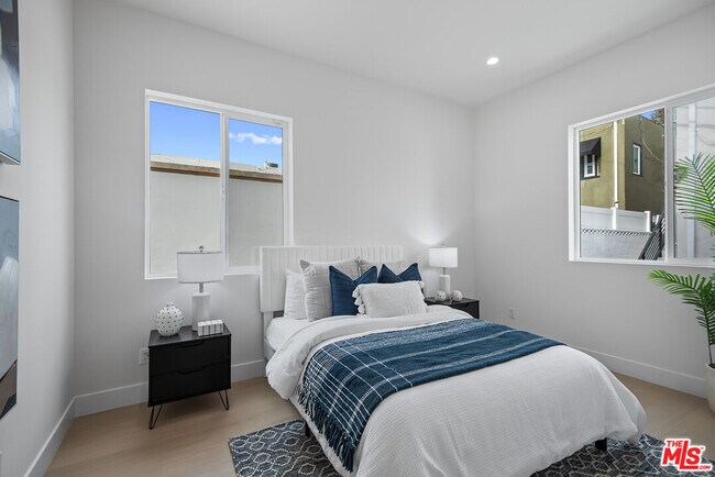 Building Photo - 3626 E 1st St