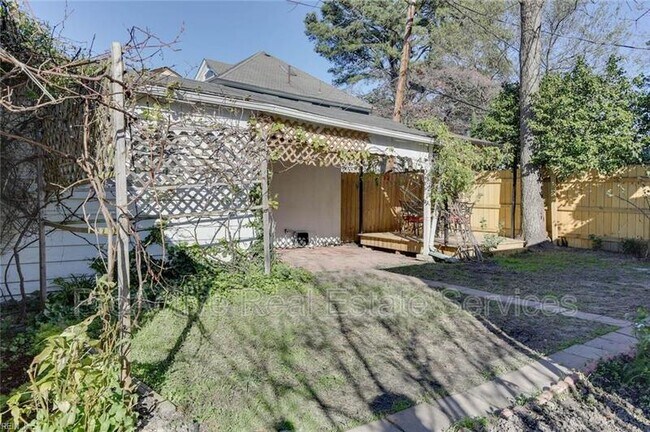Building Photo - 1146 Rockbridge Ave
