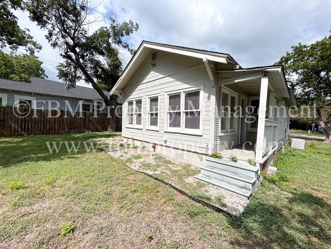 Building Photo - 1407 N Preston St