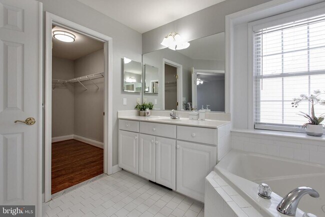 Building Photo - 2106 Beckett Way