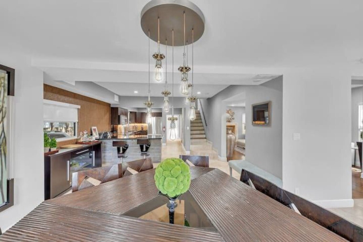 Building Photo - 200 NE 16th Ave