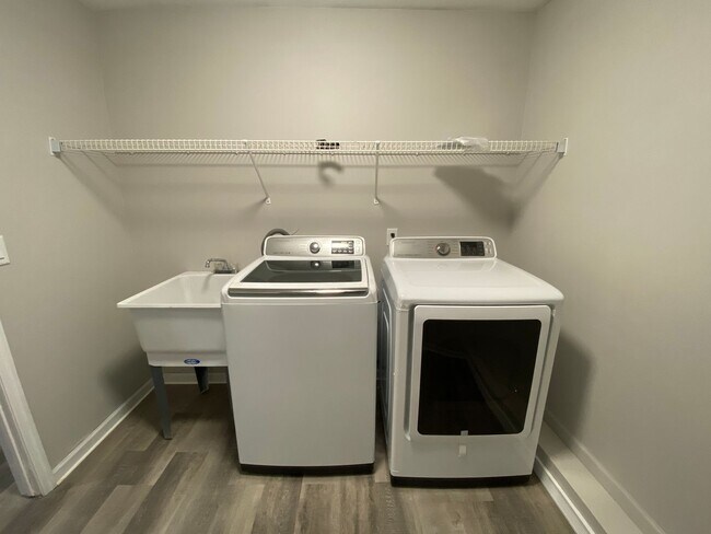 Building Photo - 2147-2149 Countrywood Dr SE