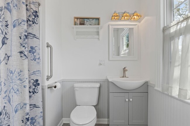 Building Photo - Marsh View Beaufort Home Available Now