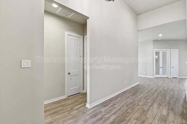 Building Photo - 9515 Willard Dr